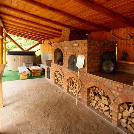 Casa Rumelia Paltineni Kültér fotó