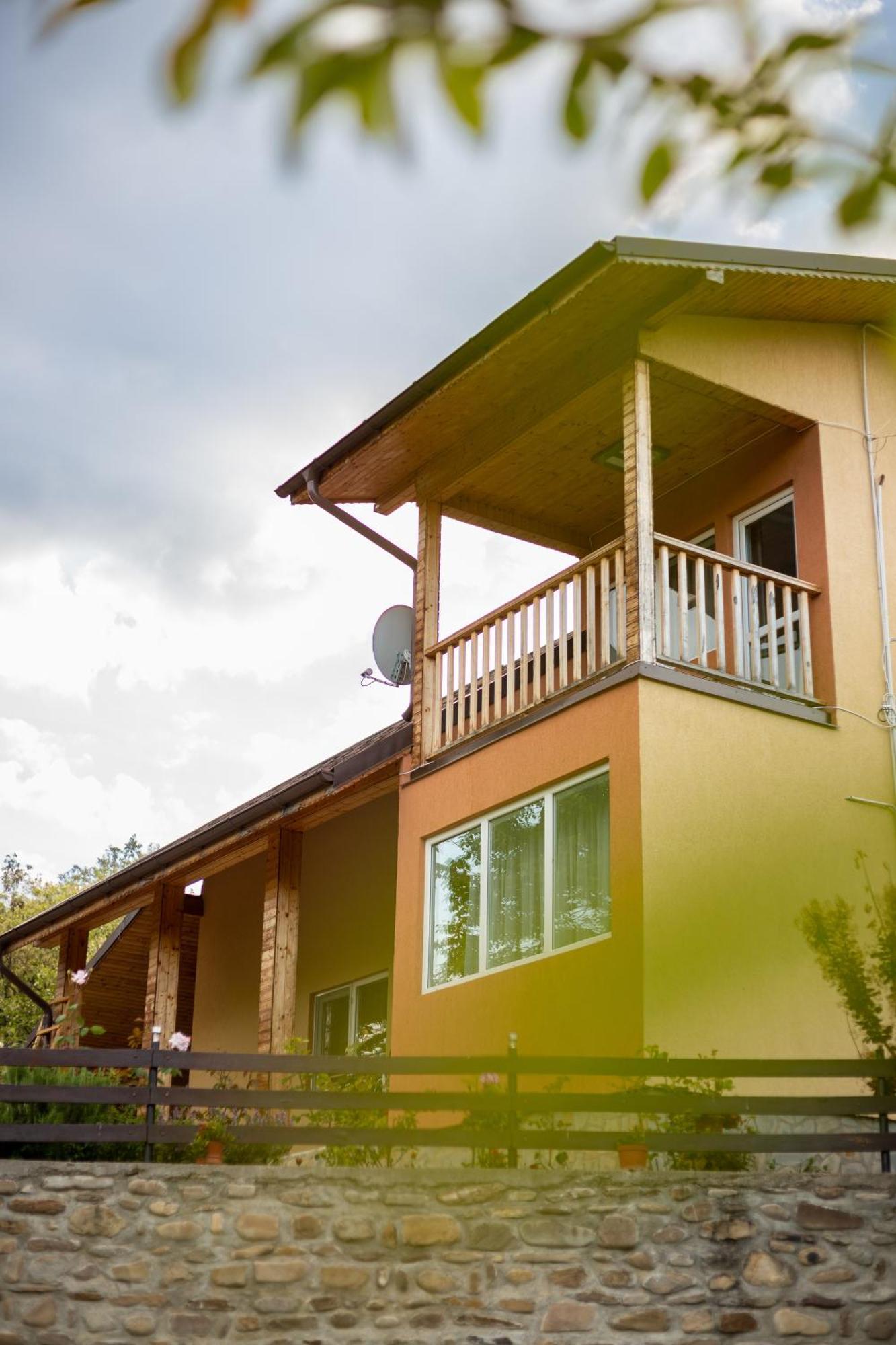 Casa Rumelia Paltineni Kültér fotó