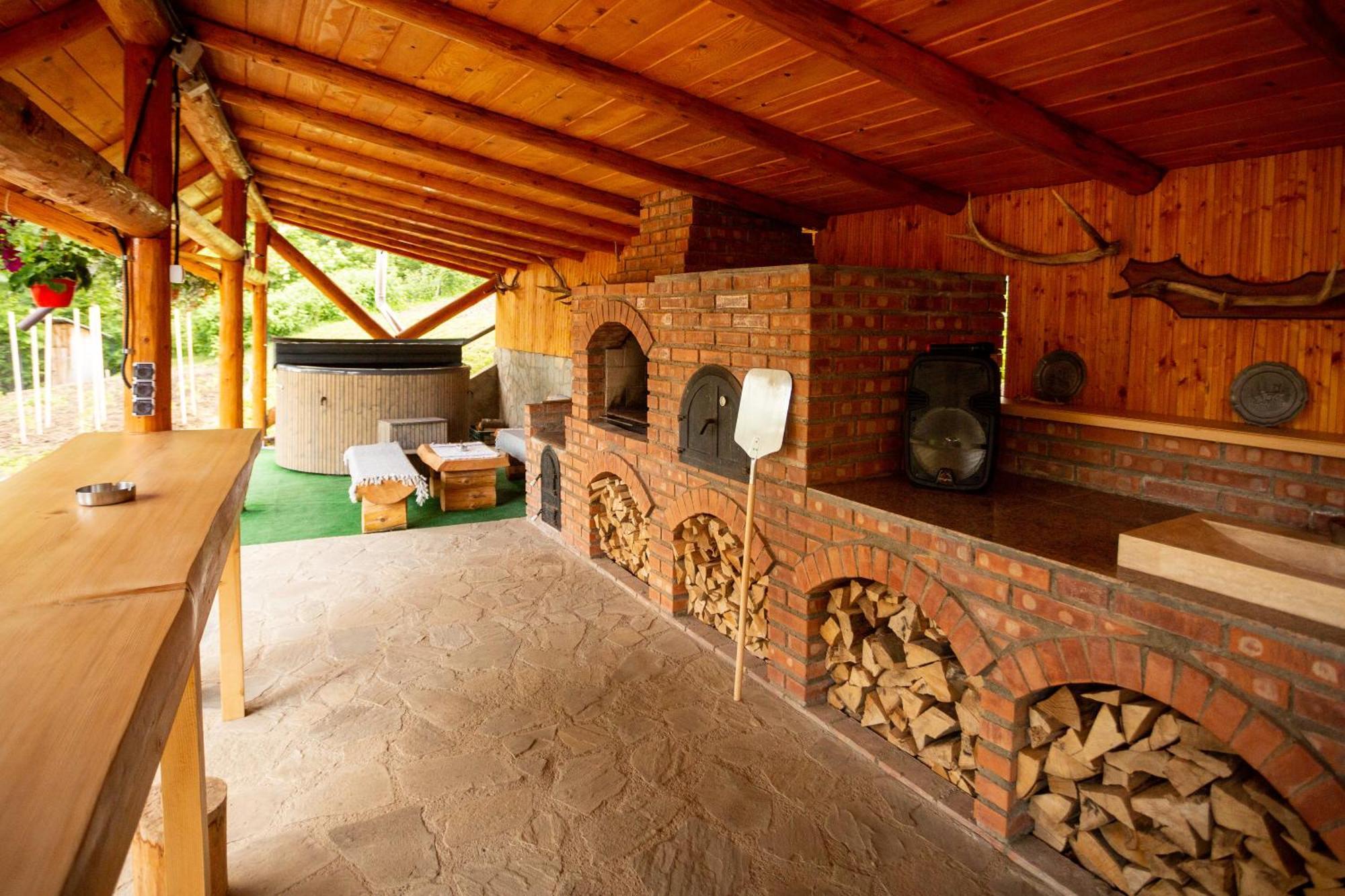 Casa Rumelia Paltineni Kültér fotó