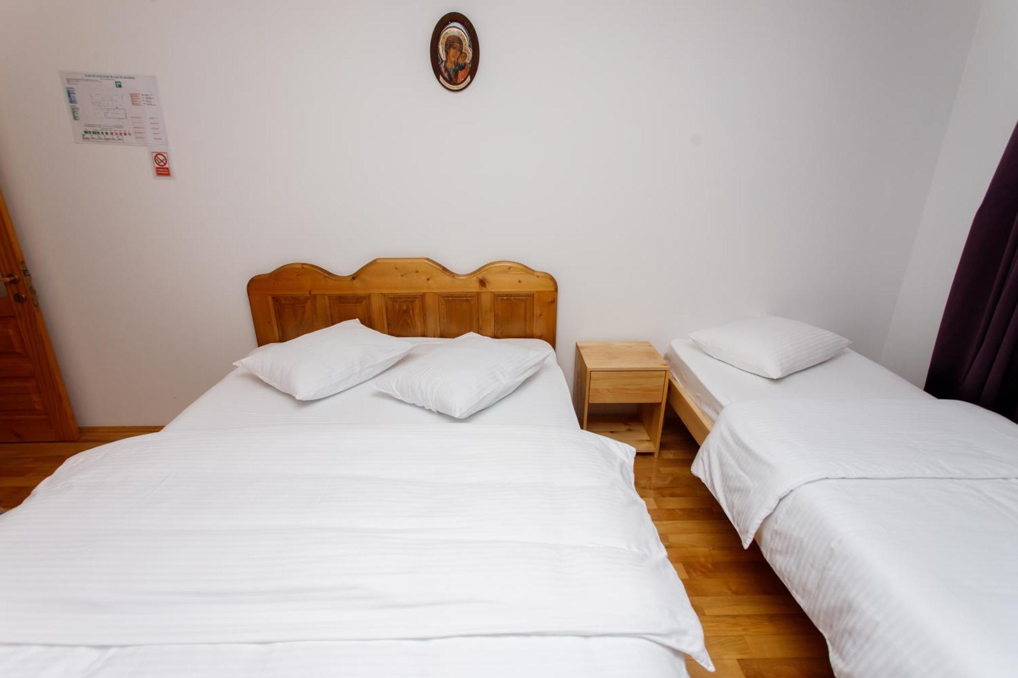 Casa Rumelia Paltineni Kültér fotó