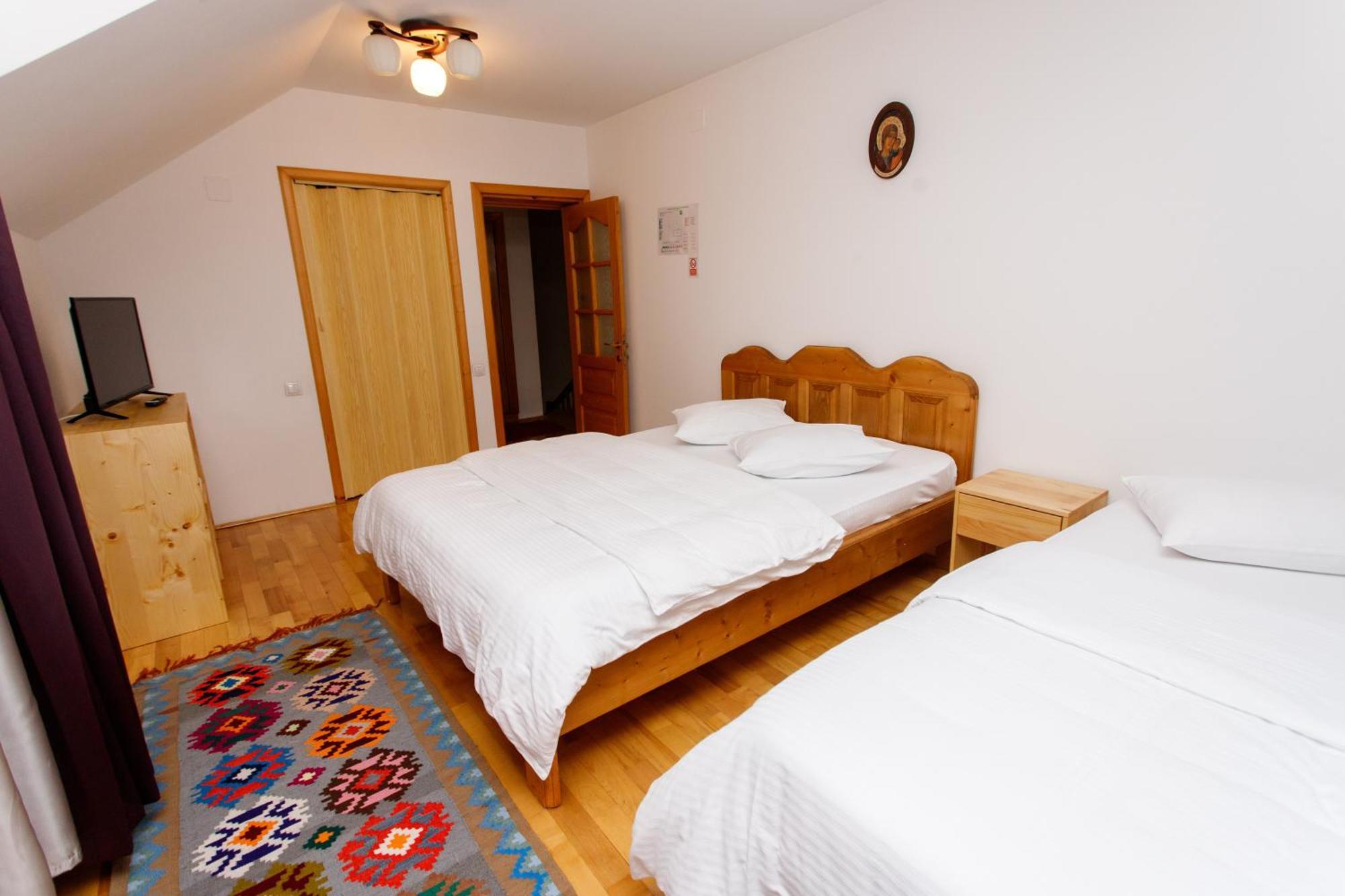 Casa Rumelia Paltineni Kültér fotó