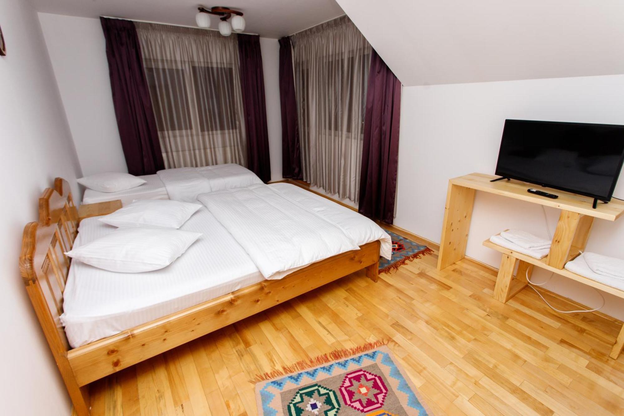 Casa Rumelia Paltineni Kültér fotó